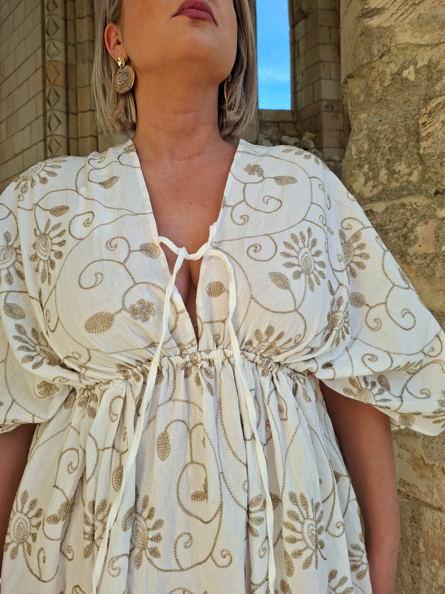 Robe Jade - Ecru avec broderie beige