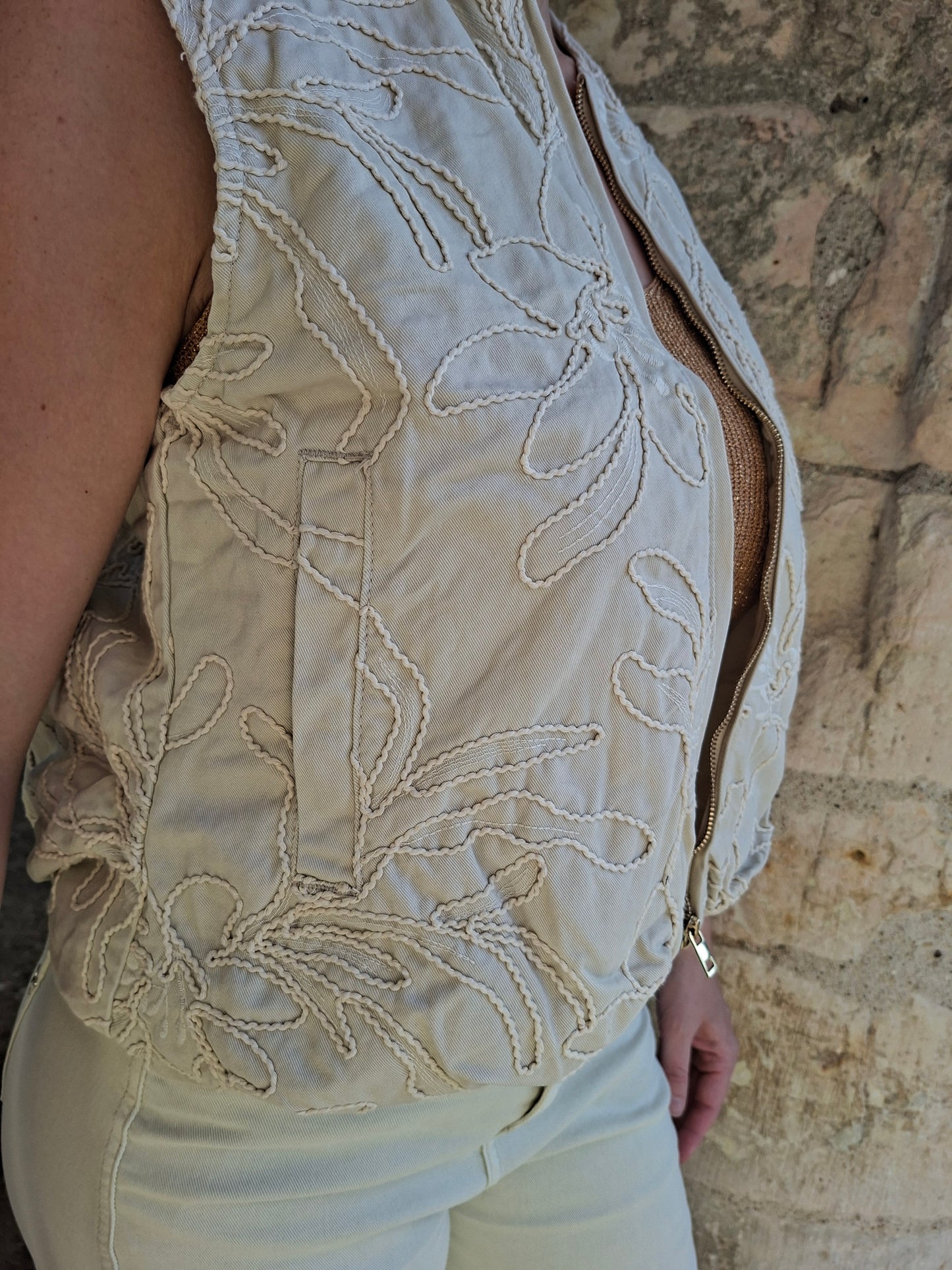 Veste Carole - Veste sans manches brodé beige