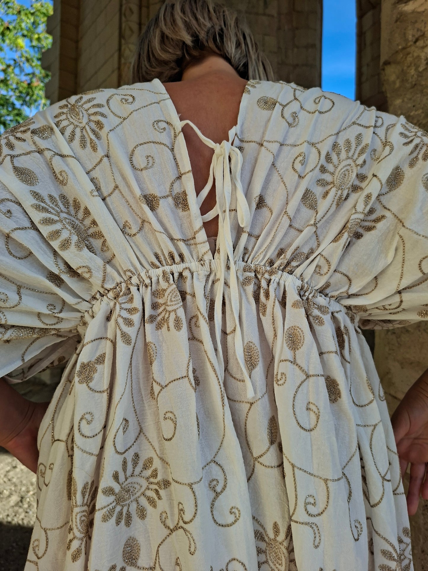 Robe Jade - Ecru avec broderie beige