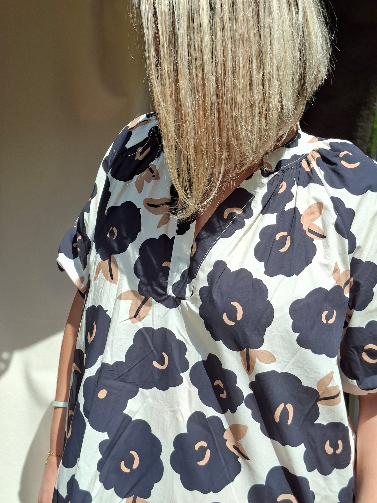 Robe Karina - Fleurs noir camel